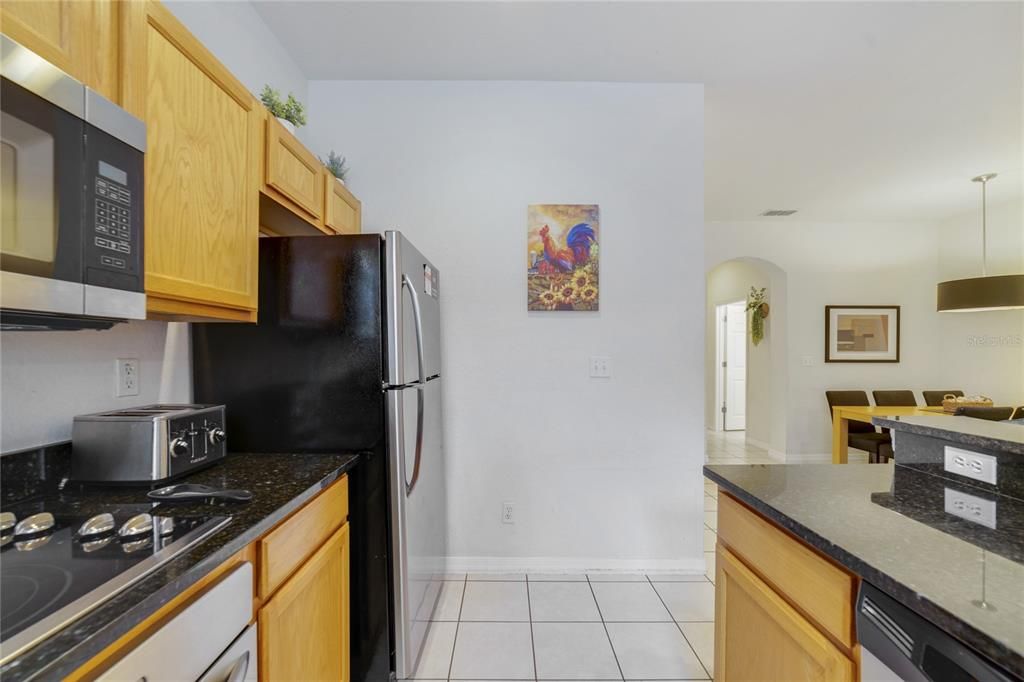 For Sale: $329,000 (3 beds, 3 baths, 1440 Square Feet)