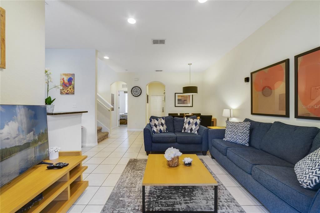 For Sale: $329,000 (3 beds, 3 baths, 1440 Square Feet)