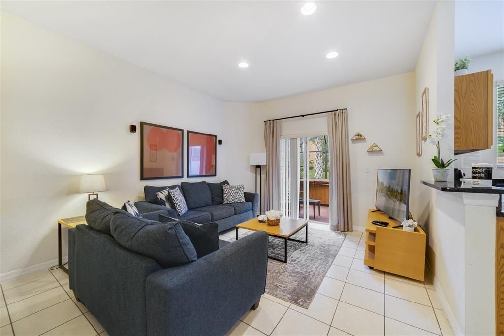 For Sale: $329,000 (3 beds, 3 baths, 1440 Square Feet)