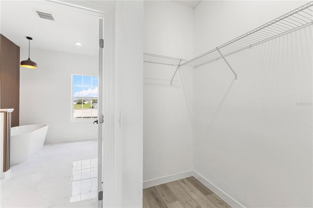 Active With Contract: $314,990 (4 beds, 2 baths, 1708 Square Feet)