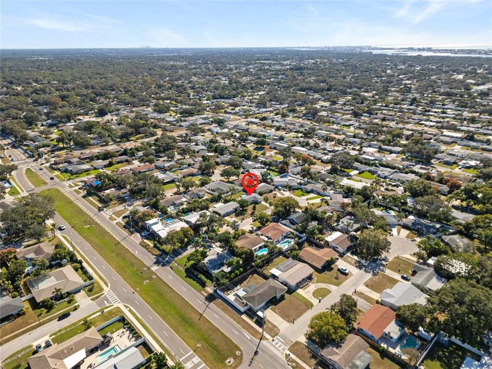 Active With Contract: $400,000 (4 beds, 2 baths, 1198 Square Feet)