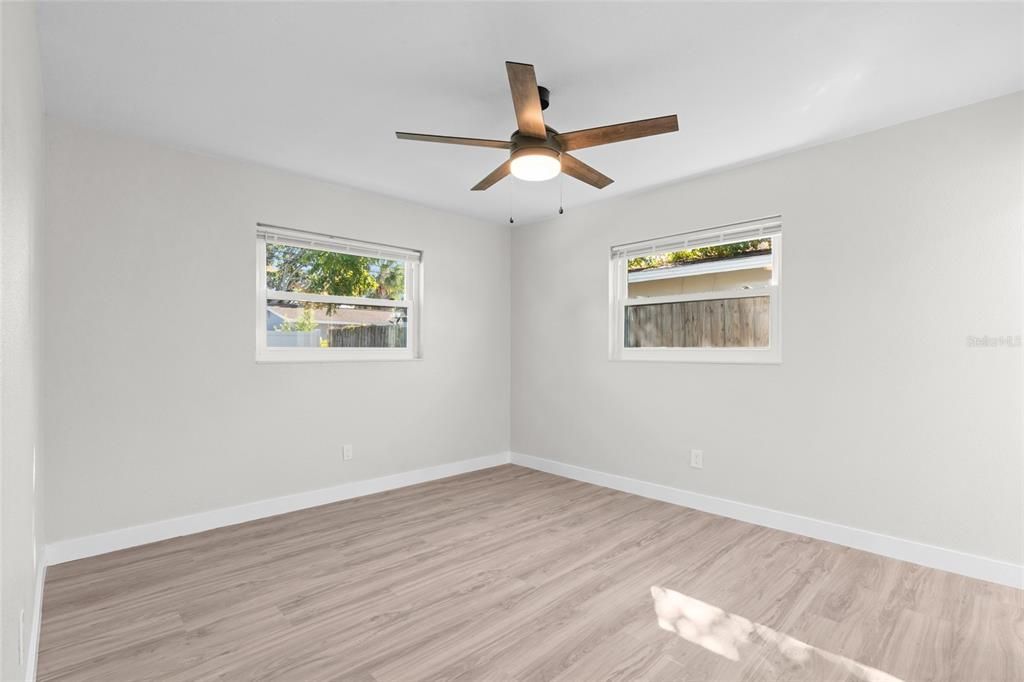 Active With Contract: $400,000 (4 beds, 2 baths, 1198 Square Feet)