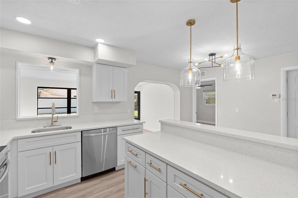 Active With Contract: $400,000 (4 beds, 2 baths, 1198 Square Feet)