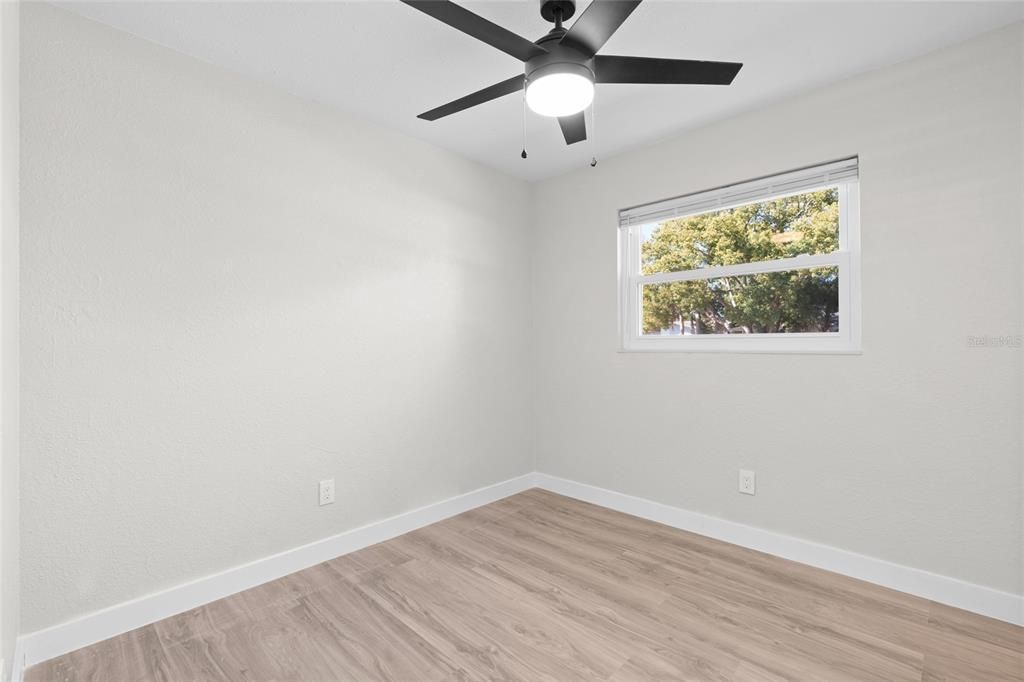 Active With Contract: $400,000 (4 beds, 2 baths, 1198 Square Feet)