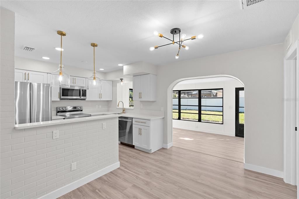 Active With Contract: $400,000 (4 beds, 2 baths, 1198 Square Feet)