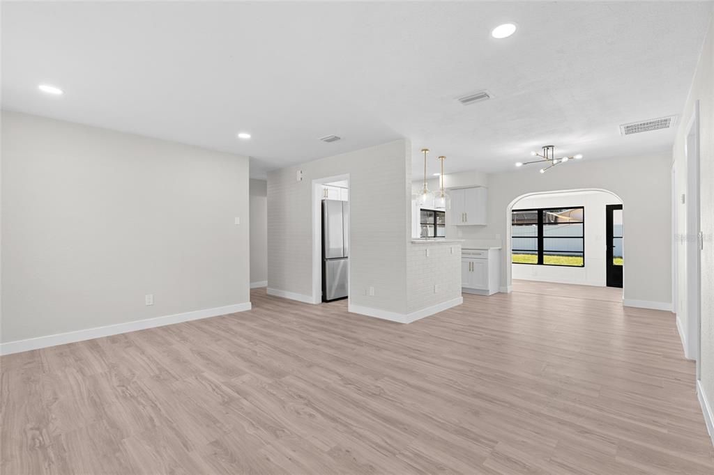 Active With Contract: $400,000 (4 beds, 2 baths, 1198 Square Feet)