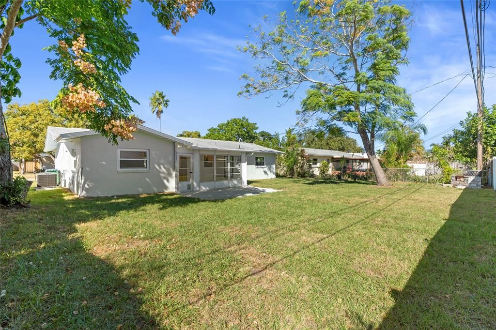 Active With Contract: $400,000 (4 beds, 2 baths, 1198 Square Feet)