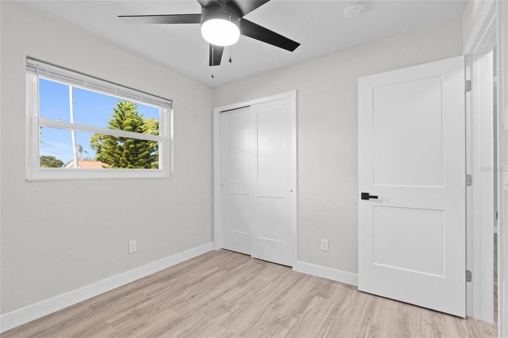 Active With Contract: $400,000 (4 beds, 2 baths, 1198 Square Feet)