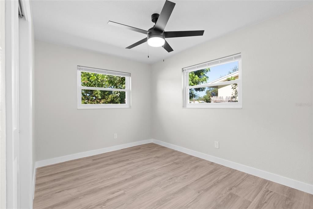 Active With Contract: $400,000 (4 beds, 2 baths, 1198 Square Feet)