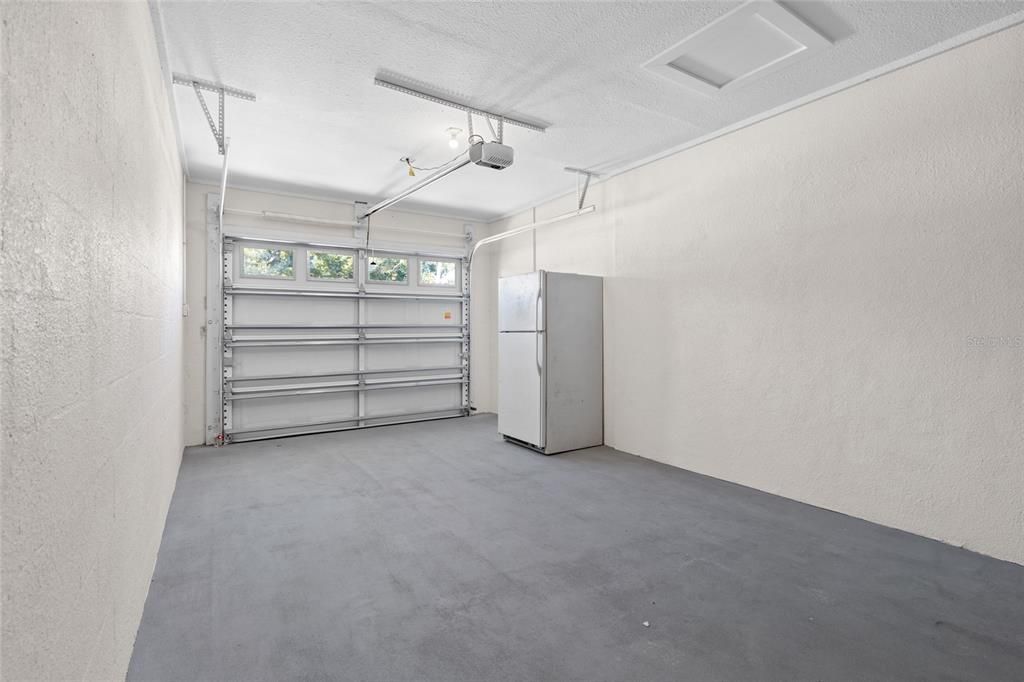 Active With Contract: $400,000 (4 beds, 2 baths, 1198 Square Feet)