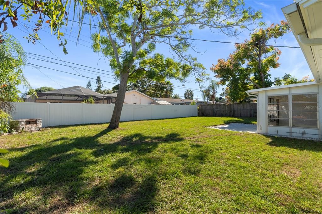 Active With Contract: $400,000 (4 beds, 2 baths, 1198 Square Feet)