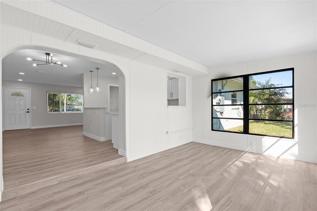 Active With Contract: $400,000 (4 beds, 2 baths, 1198 Square Feet)