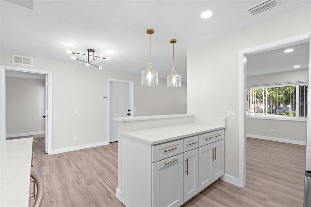 Active With Contract: $400,000 (4 beds, 2 baths, 1198 Square Feet)