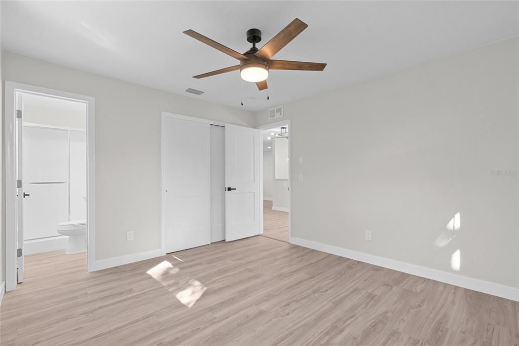 Active With Contract: $400,000 (4 beds, 2 baths, 1198 Square Feet)