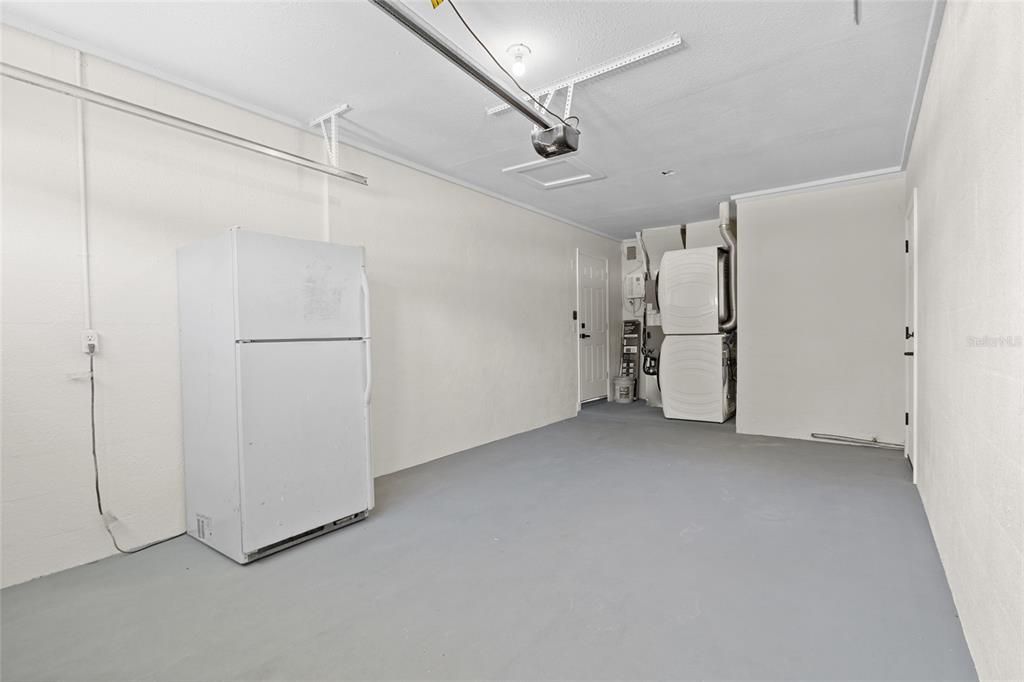 Active With Contract: $400,000 (4 beds, 2 baths, 1198 Square Feet)