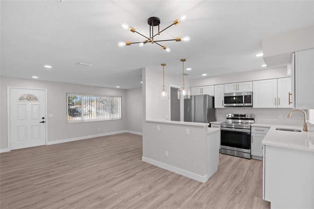 Active With Contract: $400,000 (4 beds, 2 baths, 1198 Square Feet)