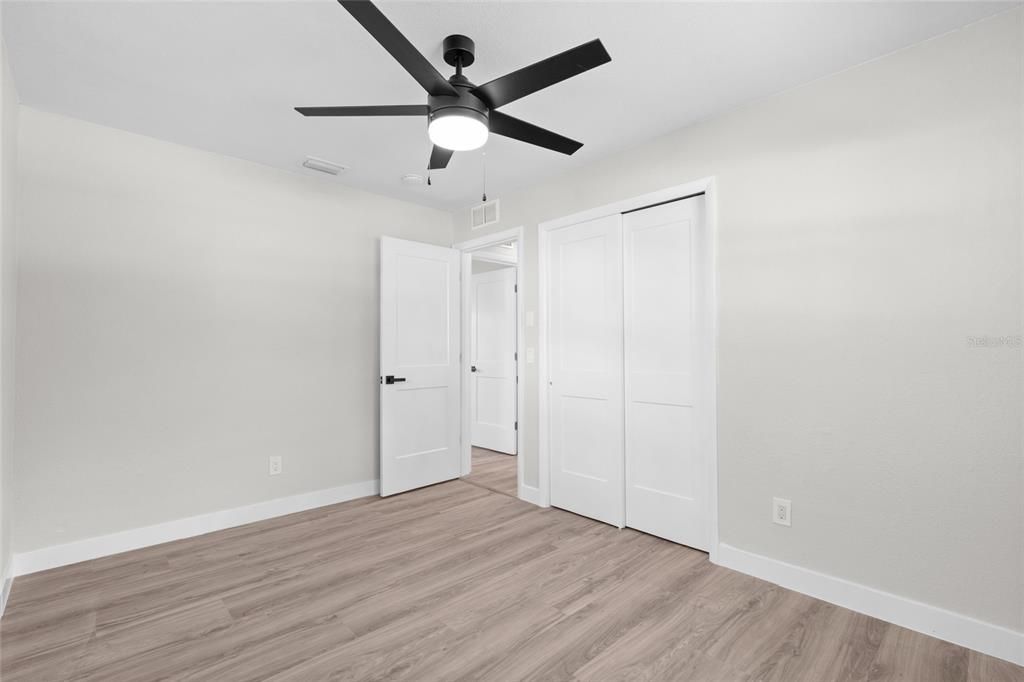 Active With Contract: $400,000 (4 beds, 2 baths, 1198 Square Feet)