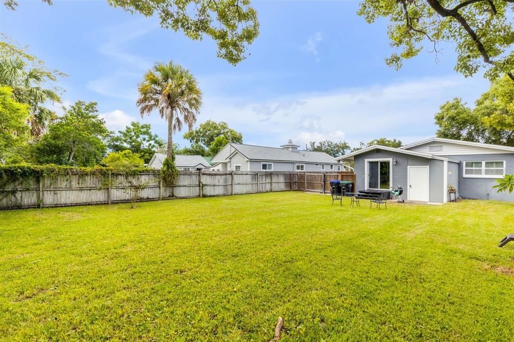 Под контрактом: $415,000 (2 спален, 1 ванн, 969 Квадратных фут)