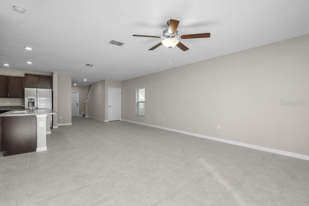 En Venta: $450,990 (6 camas, 3 baños, 2614 Pies cuadrados)