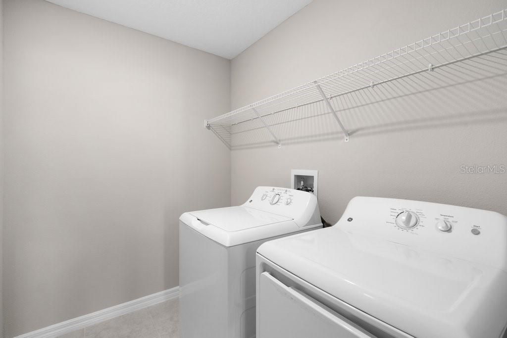 En Venta: $450,990 (6 camas, 3 baños, 2614 Pies cuadrados)