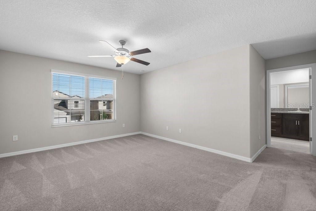 En Venta: $450,990 (6 camas, 3 baños, 2614 Pies cuadrados)