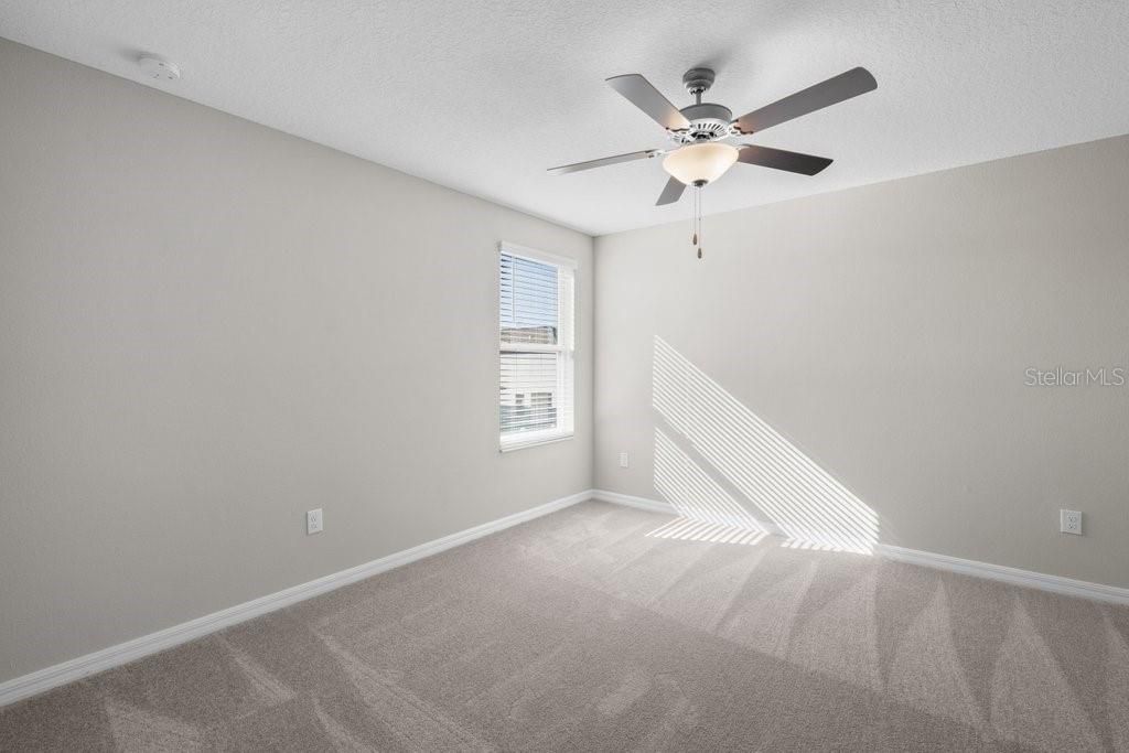 En Venta: $450,990 (6 camas, 3 baños, 2614 Pies cuadrados)