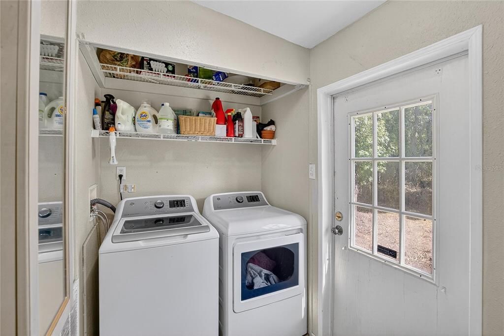 En Venta: $409,900 (4 camas, 2 baños, 2356 Pies cuadrados)