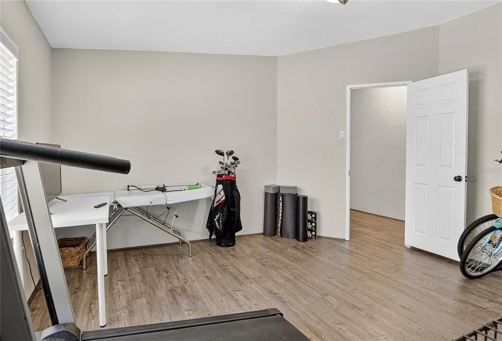 En Venta: $409,900 (4 camas, 2 baños, 2356 Pies cuadrados)