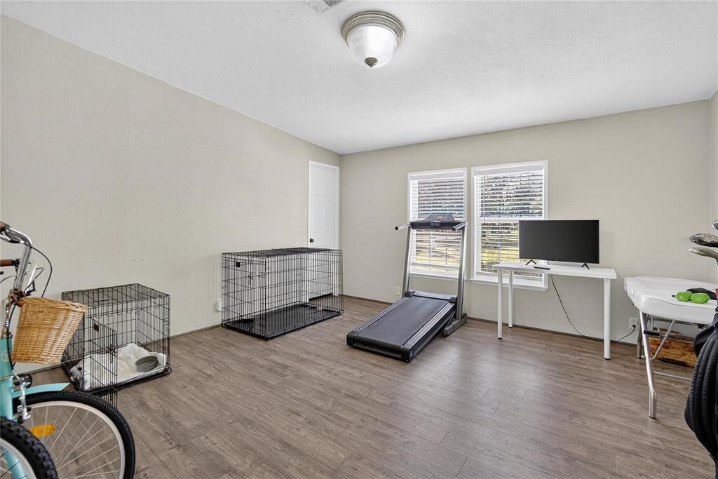 En Venta: $409,900 (4 camas, 2 baños, 2356 Pies cuadrados)