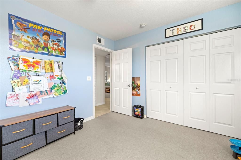 На продажу: $265,000 (2 спален, 1 ванн, 914 Квадратных фут)