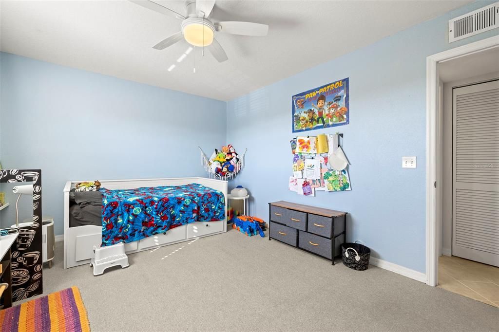 На продажу: $265,000 (2 спален, 1 ванн, 914 Квадратных фут)