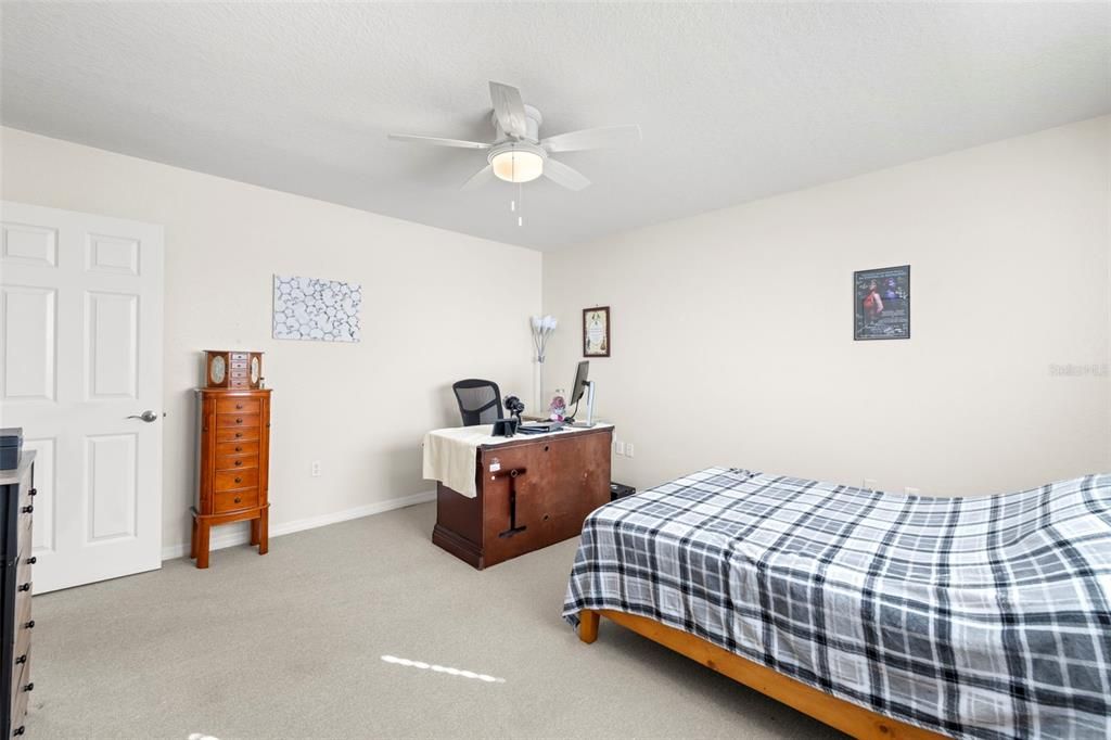 На продажу: $265,000 (2 спален, 1 ванн, 914 Квадратных фут)