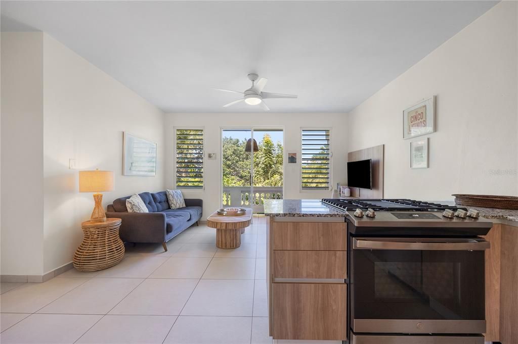 En Venta: $1,995,000 (10 camas, 5 baños, 3583 Pies cuadrados)