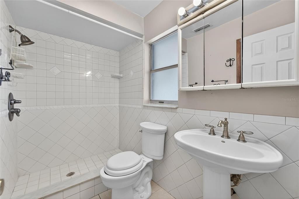 En Venta: $375,000 (3 camas, 2 baños, 1656 Pies cuadrados)