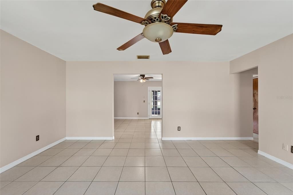 En Venta: $375,000 (3 camas, 2 baños, 1656 Pies cuadrados)