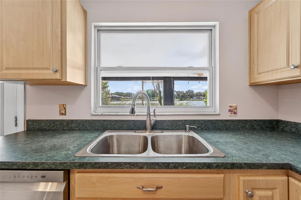 En Venta: $375,000 (3 camas, 2 baños, 1656 Pies cuadrados)