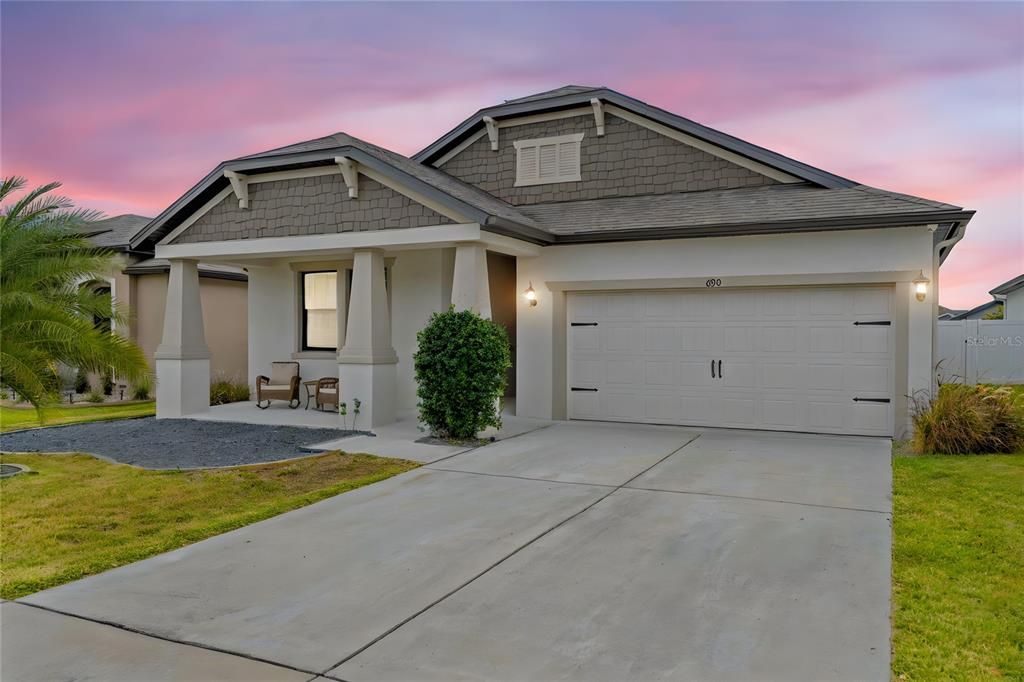 For Sale: $326,000 (3 beds, 2 baths, 1562 Square Feet)