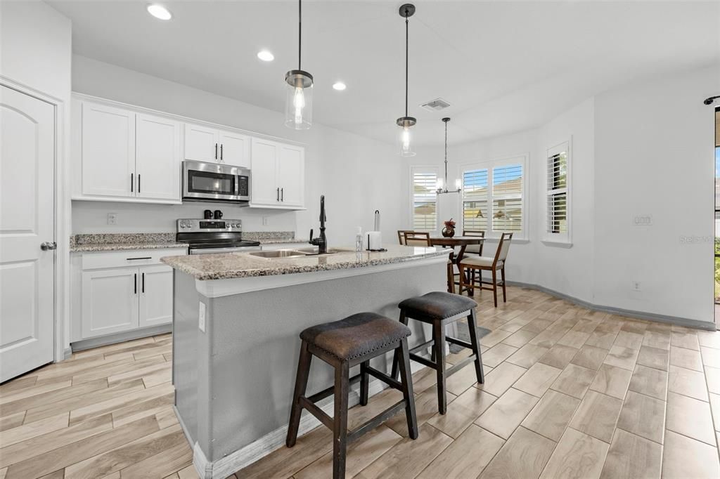 For Sale: $326,000 (3 beds, 2 baths, 1562 Square Feet)