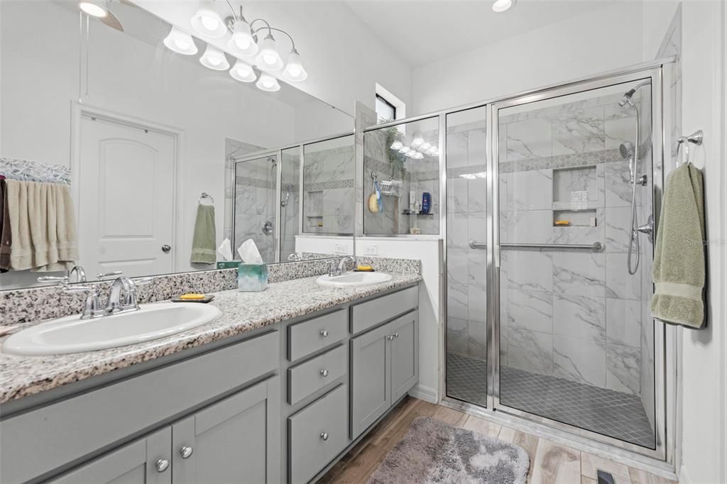 For Sale: $326,000 (3 beds, 2 baths, 1562 Square Feet)