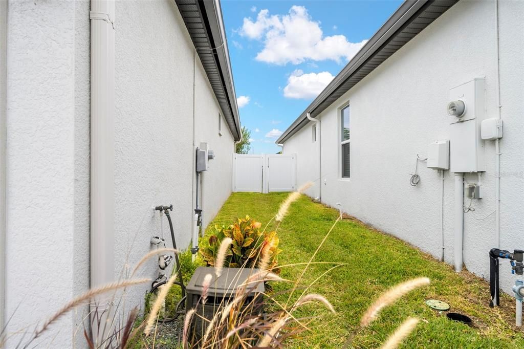 For Sale: $326,000 (3 beds, 2 baths, 1562 Square Feet)