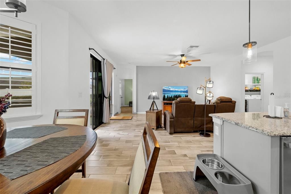 For Sale: $326,000 (3 beds, 2 baths, 1562 Square Feet)