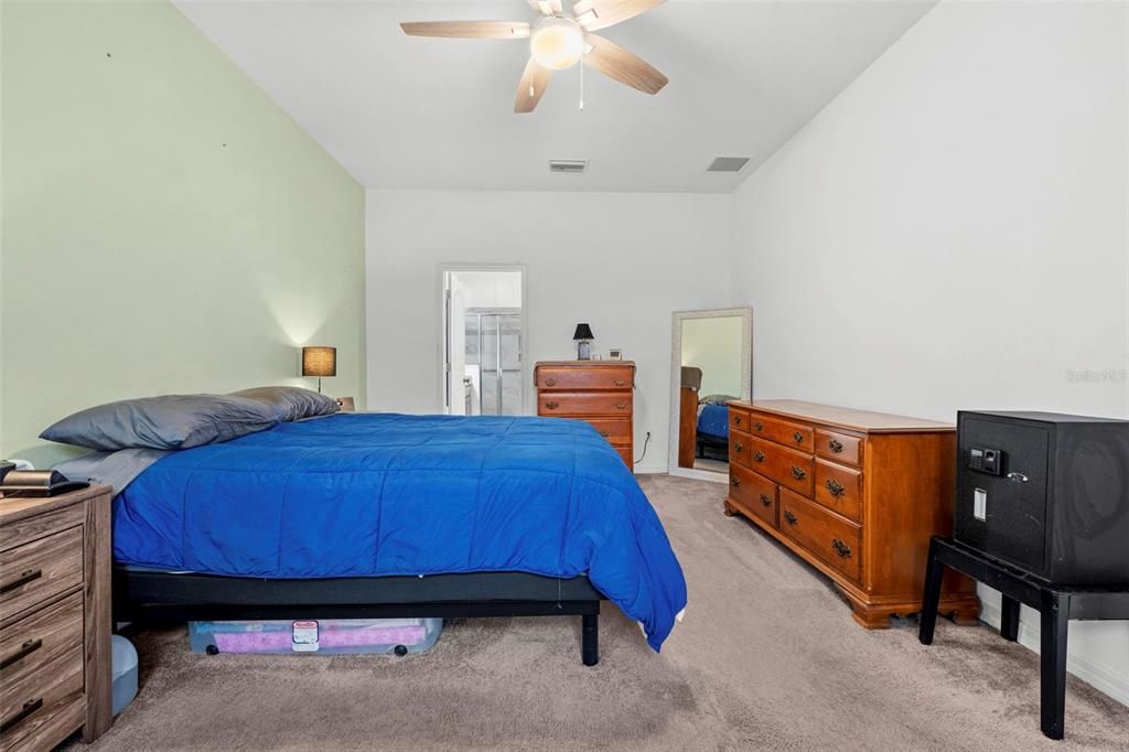 For Sale: $326,000 (3 beds, 2 baths, 1562 Square Feet)