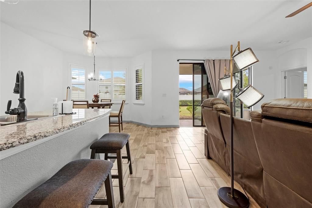 For Sale: $326,000 (3 beds, 2 baths, 1562 Square Feet)