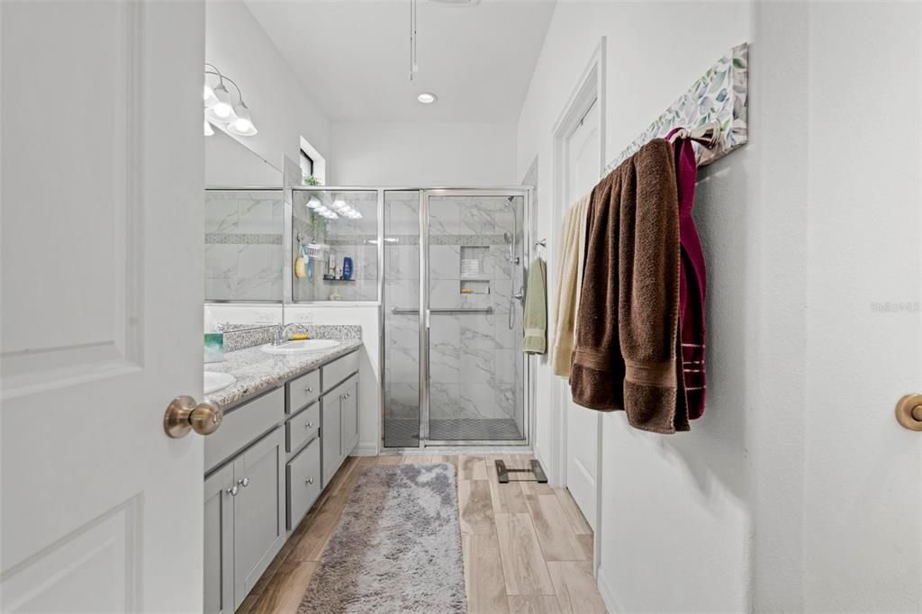 For Sale: $326,000 (3 beds, 2 baths, 1562 Square Feet)