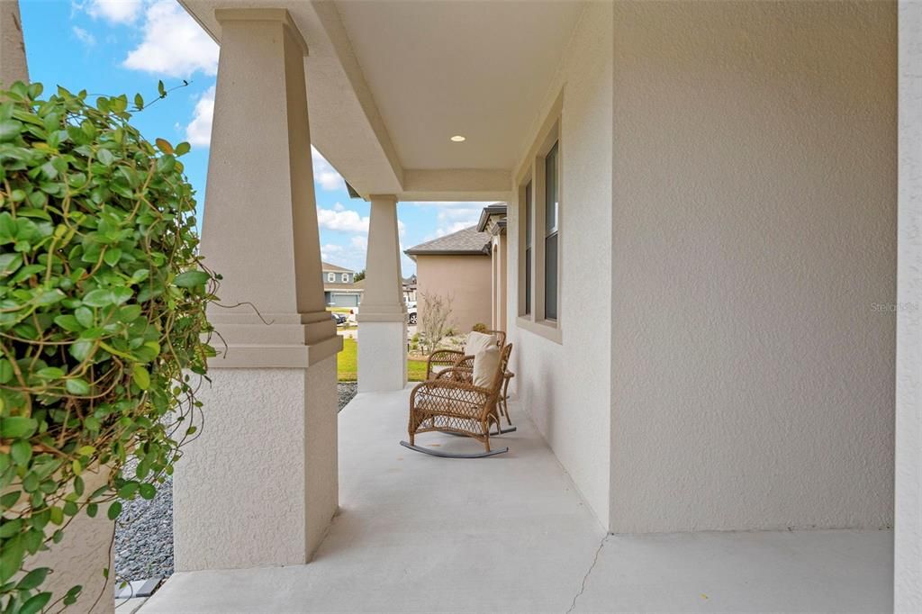 For Sale: $326,000 (3 beds, 2 baths, 1562 Square Feet)