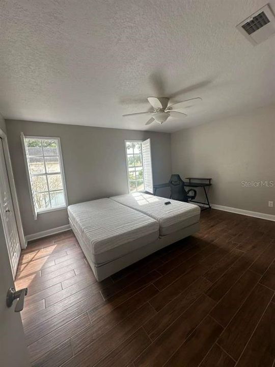 For Sale: $250,000 (2 beds, 2 baths, 1261 Square Feet)