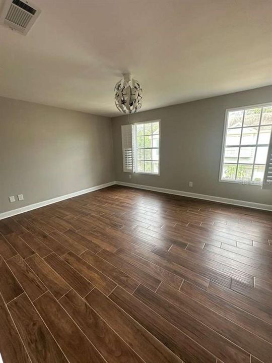 For Sale: $250,000 (2 beds, 2 baths, 1261 Square Feet)