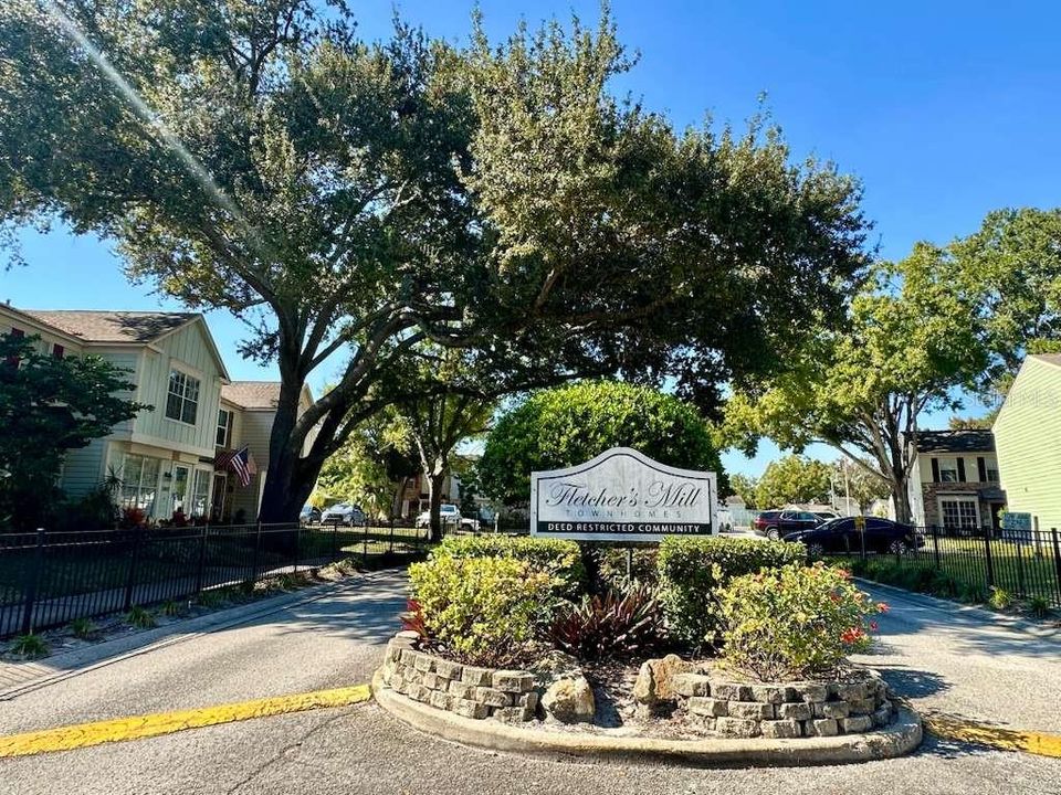 For Sale: $250,000 (2 beds, 2 baths, 1261 Square Feet)