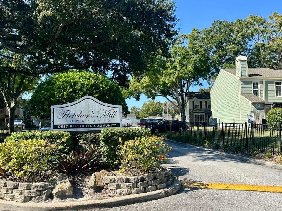 For Sale: $250,000 (2 beds, 2 baths, 1261 Square Feet)