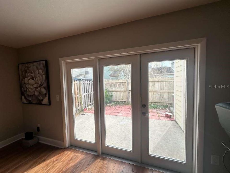 For Sale: $250,000 (2 beds, 2 baths, 1261 Square Feet)